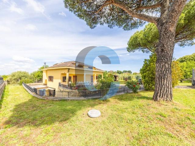 Villa in vendita a Monte Compatri RM
