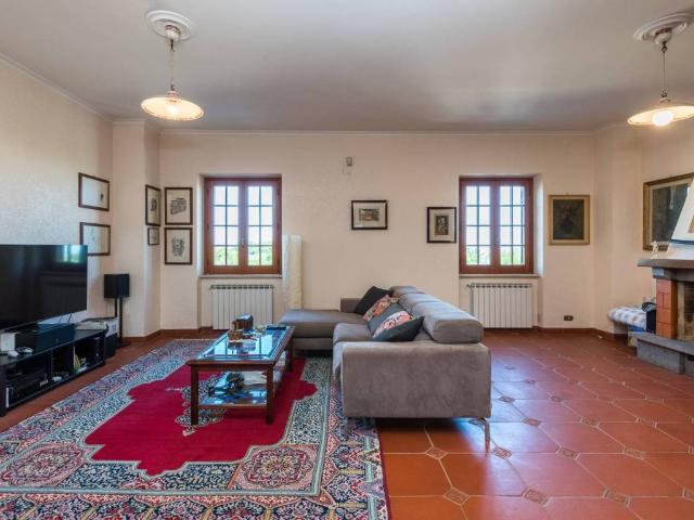 Villa in vendita a Monte Compatri RM