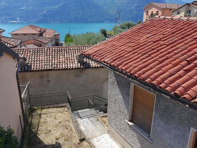 Villa in vendita a Monte Isola BS