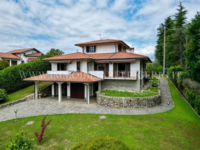 Villa in vendita a Monte Marenzo LC