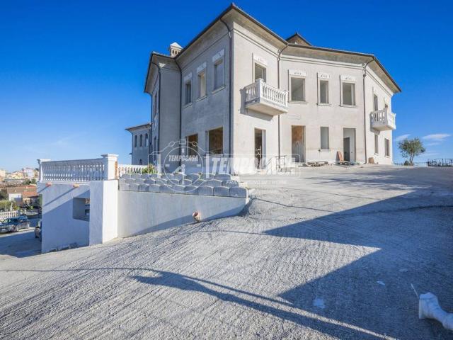 Villa in vendita a Monte San Giusto