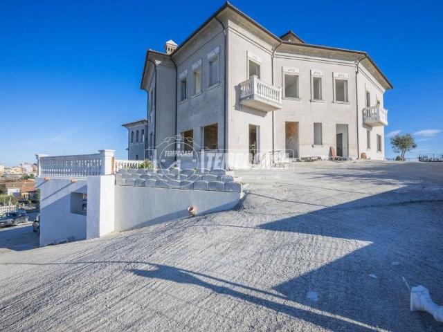 Villa in vendita a Monte San Giusto MC