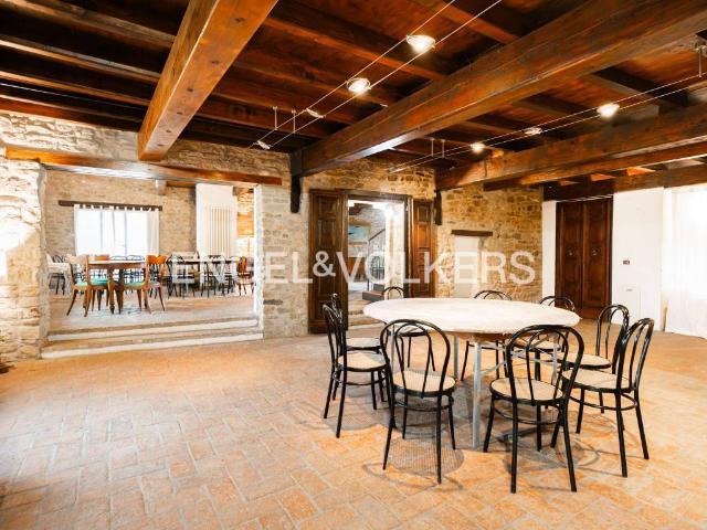 Villa in vendita a Monte San Pietro BO
