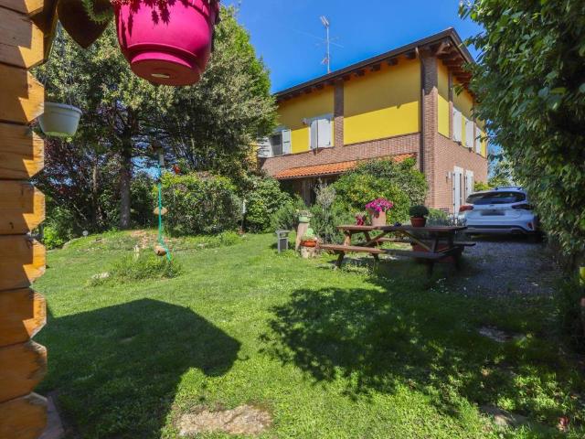 Villa in vendita a Monte San Pietro BO