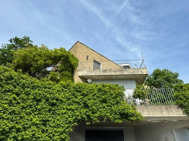 Villa in vendita a Monte San Pietro BO