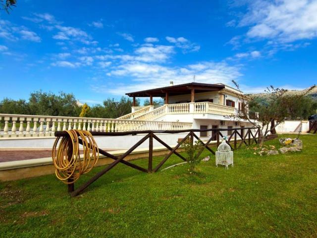 Villa in vendita a Monte Sant'Angelo FG