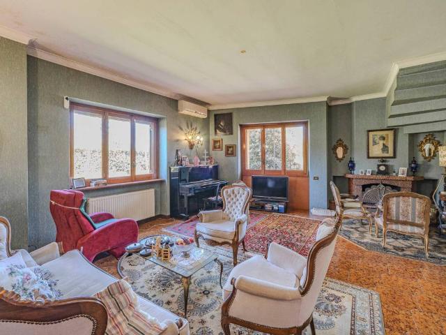 Villa in vendita a Monte Porzio Catone RM