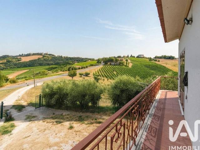 Villa in vendita a Monte Rinaldo FM
