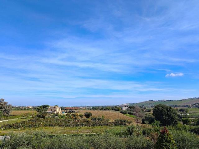 Villa in vendita a Monte Urano FM