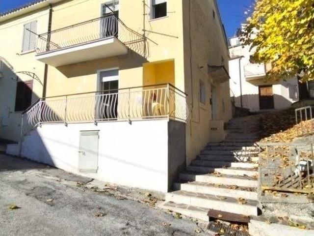 Villa in vendita a Montebello di Bertona PE