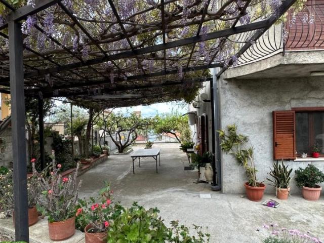 Villa in vendita a Montebello Ionico