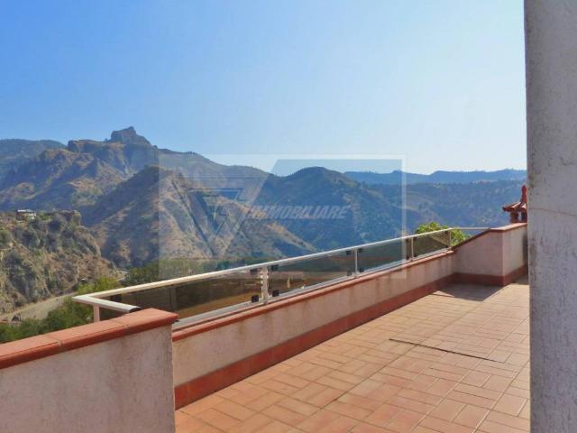 Villa in vendita a Montebello Ionico RC