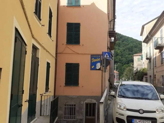 Villa in vendita a Montebruno GE
