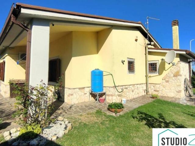 Villa in vendita a Montecchio TR