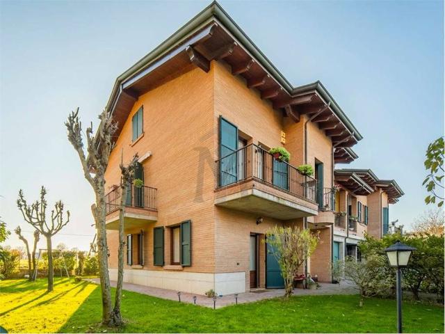 Villa in vendita a Montecchio Emilia RE