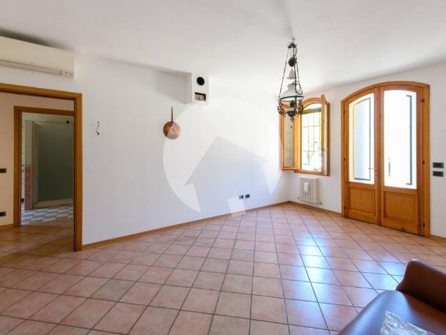Villa in vendita a Montecchio Emilia RE