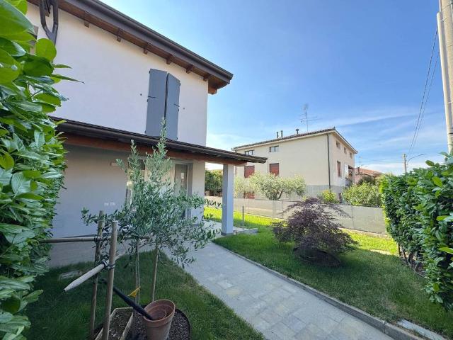 Villa in vendita a Montecchio Emilia RE