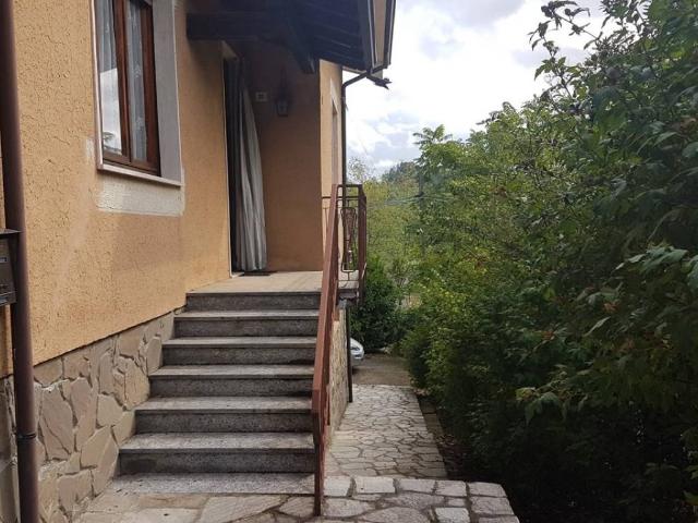 Villa in vendita a Montecalvo Versiggia PV