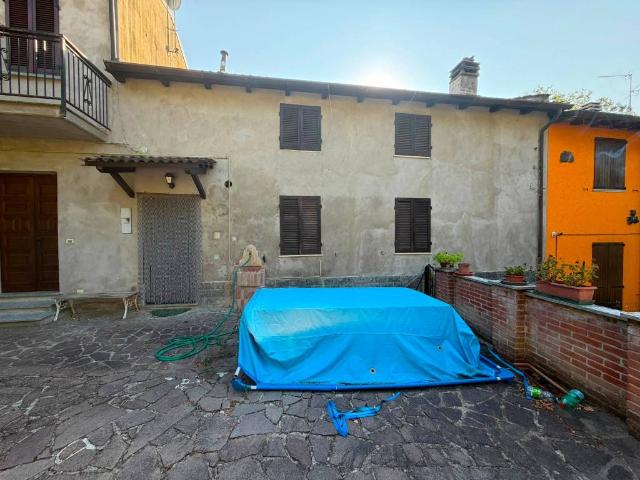 Villa in vendita a Montecalvo Versiggia PV