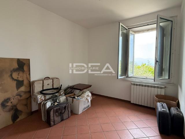 VILLA in VENDITA a MONTECARLO Zona Semicollinare di 9 vani