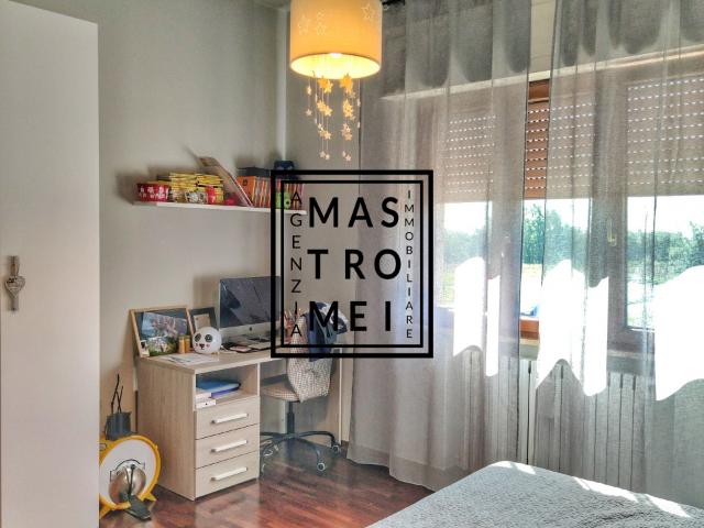 VILLA in VENDITA a MONTECARLO GOSSI di 15 vani