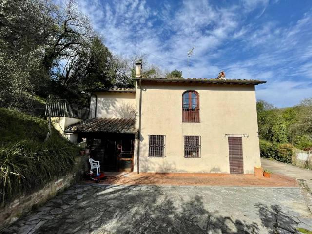 Villa in vendita a Montecarlo LU