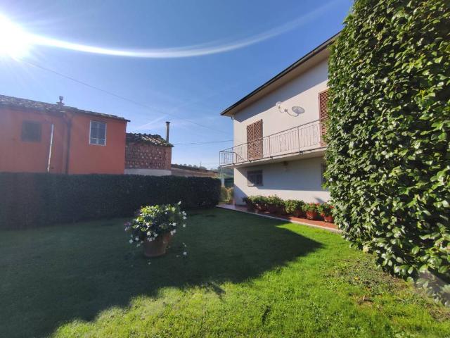 Villa in vendita a Montecarlo LU