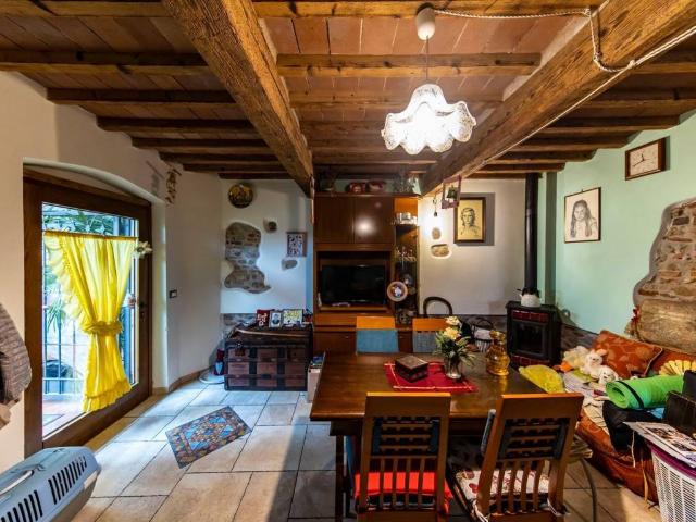 Villa in vendita a Montecarlo LU