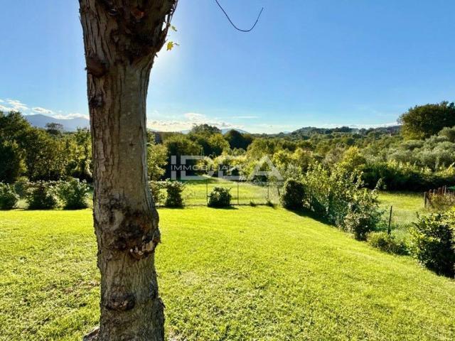 Villa in vendita a Montecarlo LU