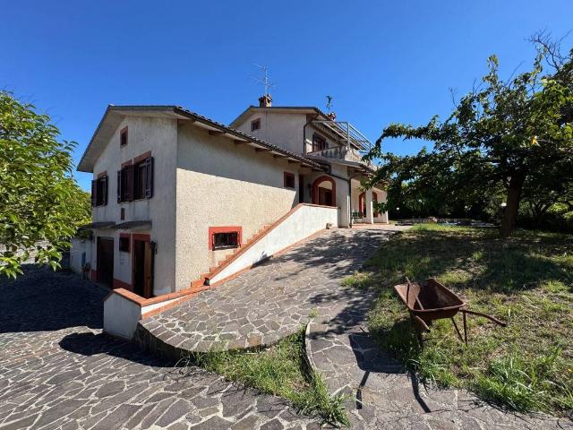 Villa in vendita a Montecastrilli TR