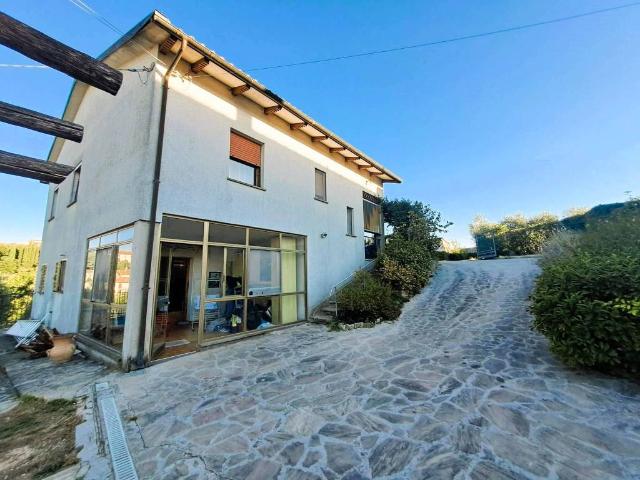 Villa in vendita a Montecastrilli TR