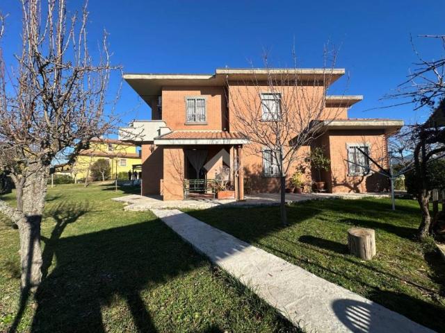 Villa in vendita a Montecastrilli TR