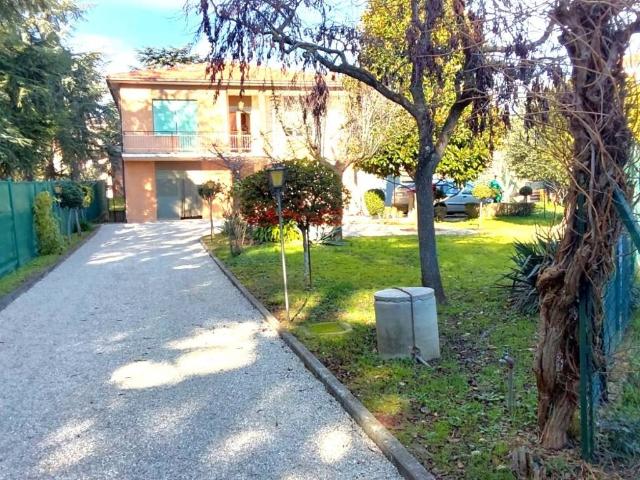 Villa in vendita a Montecassiano MC
