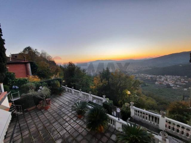 Villa in vendita a Montecatini Terme