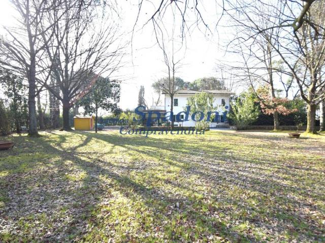 Villa in vendita a Montecatini Terme PT
