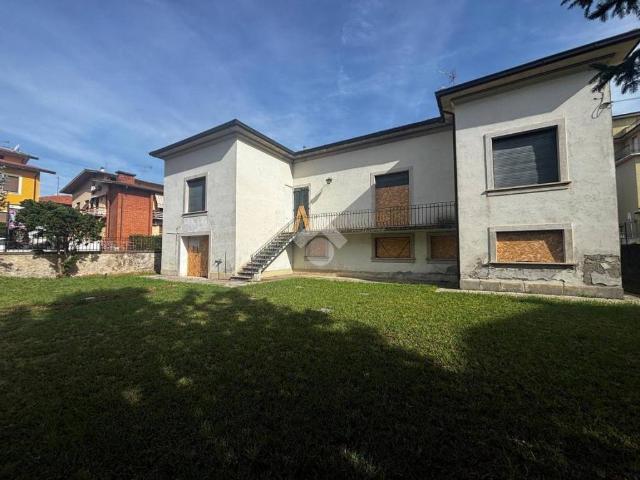 Villa in vendita a Montecatini Terme PT