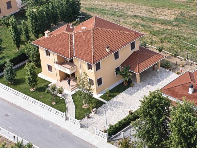 Villa in vendita a Montechiarugolo PR