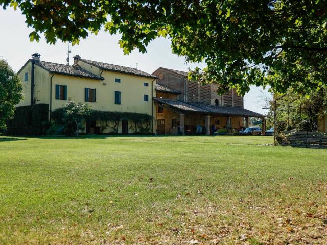 Villa in vendita a Montechiarugolo PR