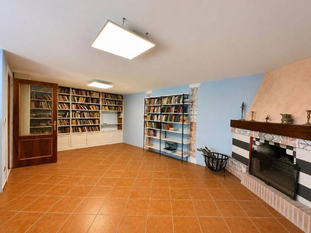 Villa in vendita a Montechiarugolo PR