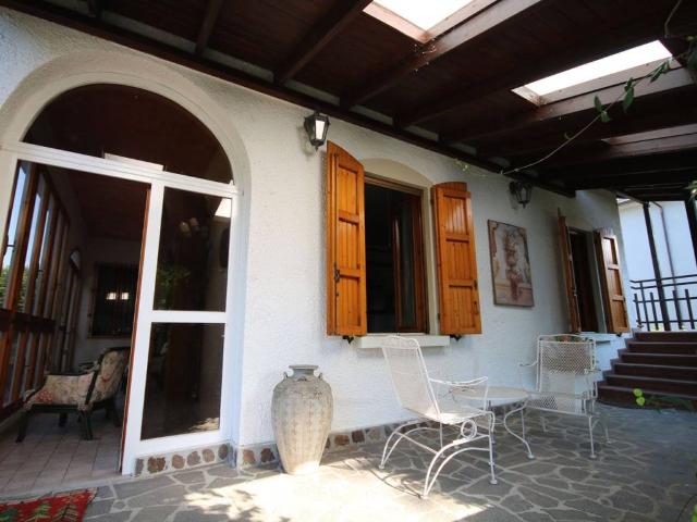 Villa in vendita a Montechiarugolo PR