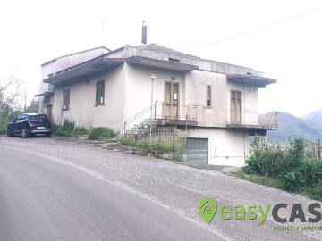 Villa in vendita a Montecorvino Rovella SA