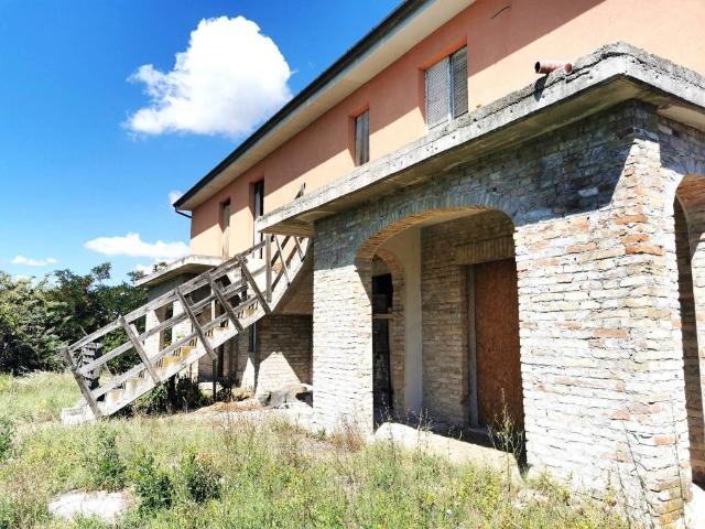 Villa in vendita a Montecosaro MC