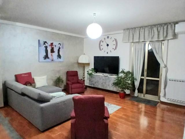 Villa in vendita a Montecosaro MC