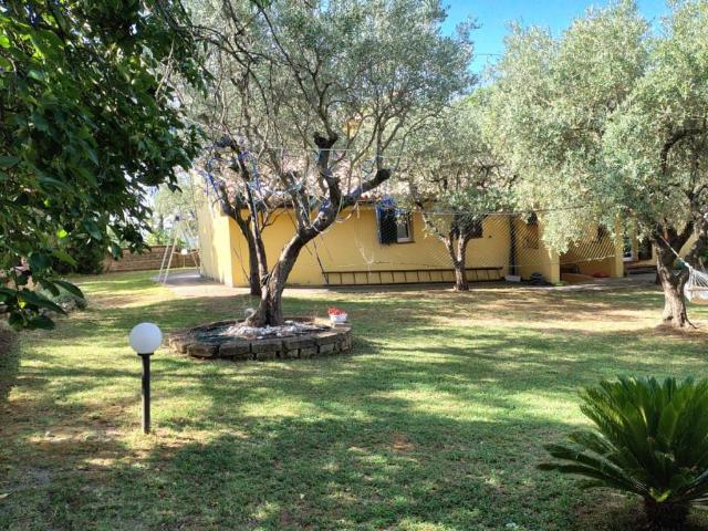 Villa in vendita a Montecosaro MC