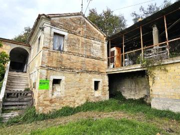 Casa indipendente in vendita a Montecosaro MC