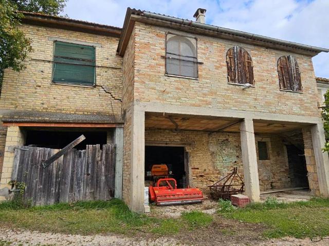 Casa indipendente in vendita a Montecosaro MC