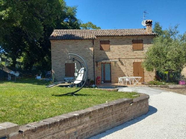 Villa in vendita a Montefano MC
