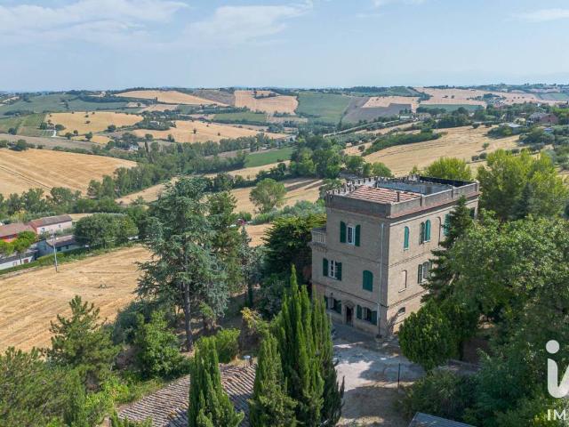 Villa in vendita a Montefano MC