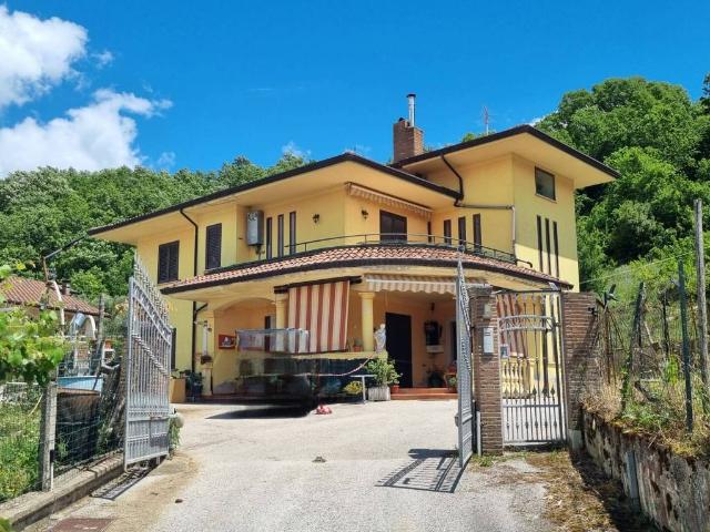 Villa in vendita a Montefalcione AV