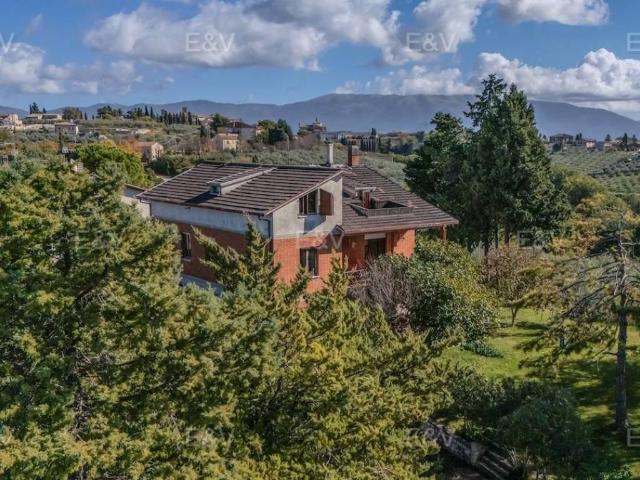 Villa in vendita a Montefalco PG